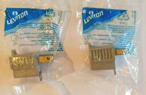 2 grifos adaptadores de enchufe de tierra Leviton convierten 2 hojas de salida a conexión a tierra polarizada - Imagen 1 de 2