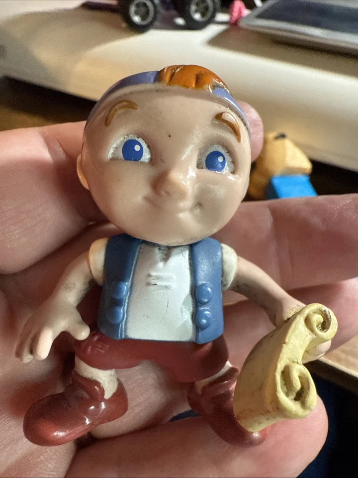 Figura de acción Mattel Disney Jake and the Neverland Pirates Cubby Cubby con mapa Foto 1 de 4