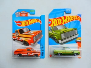 HOT WHEELS 2 CHEVY TRUCKS #16 '83 ORANGE CHEVY SILVERADO🔥#114 GREEN SILVERADO - Bild 1 von 3
