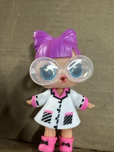 LOL Sorpresa! Muñeca Confetti Pop, PHD B.B. - Imagen 1 de 7