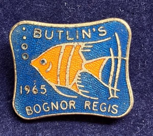 VINTAGE 1965 BUTLIN’S BOGNOR REGIS PIN BADGE - Picture 1 of 3