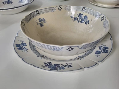 ANCIEN GRAND PLAT ROND DIAMÈTRE 34 CM ET UN  SALADIER LUNÉVILLE BLEU - Photo 1/4