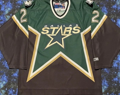 Vintage CCM NHL Dallas Stars Brett Hull Hockey Jersey Cover