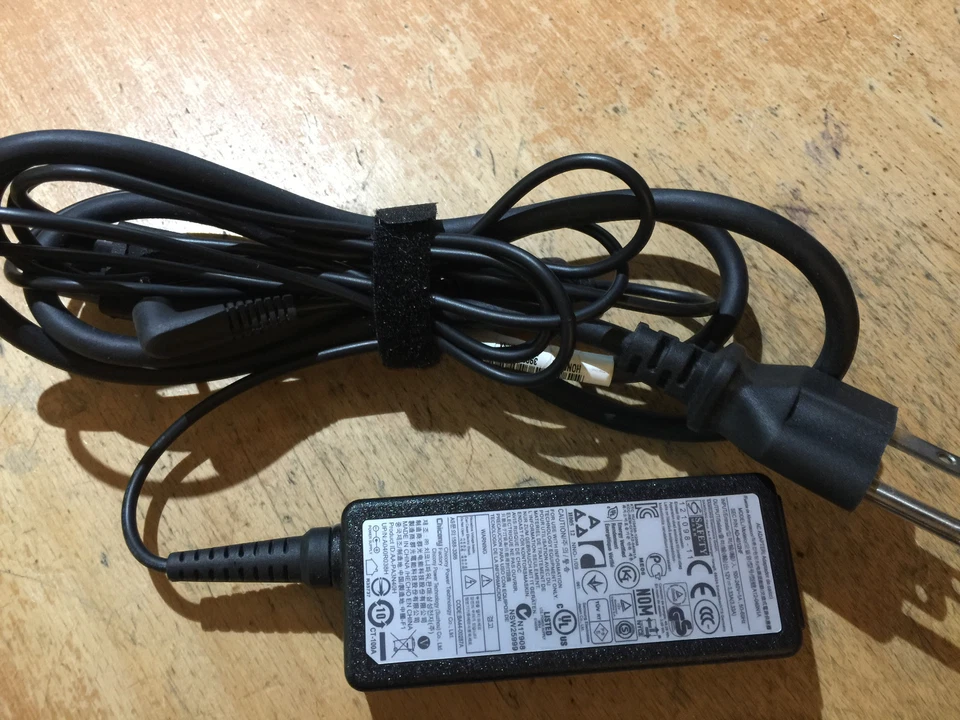 A12-040N1A ORIGINAL SAMSUNG CHROMEBOOK CHARGER AC ADAPTER 12V 3.33A 40W  - Image 1 of 1