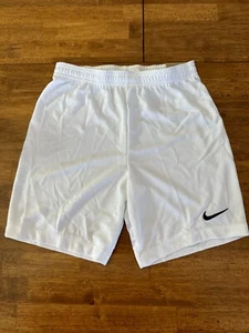 Pantalones cortos Nike Youth Dry Park II (blanco/negro, mediano) - Imagen 1 de 5