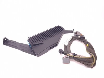 VOLVO S80 V70 XC70 AUDIO STEREO RADIO AMPLIFIER WITH WIRING 8673135 - Image 1 of 4