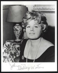 SHELLEY WINTERS hand signed 8x10 photo - Picture 1 of 1