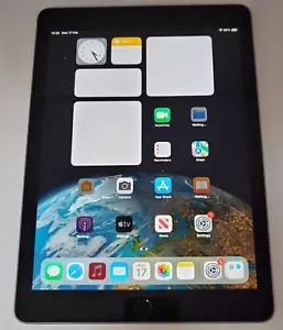 CLEARANCE Apple iPad 6th Generation (2018) 32GB WiFi Space Grey IOS - Picture 1 of 7