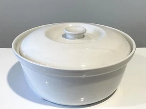 Vintage Arabia Finland White Covered Casserole / Baker - Picture 1 of 5