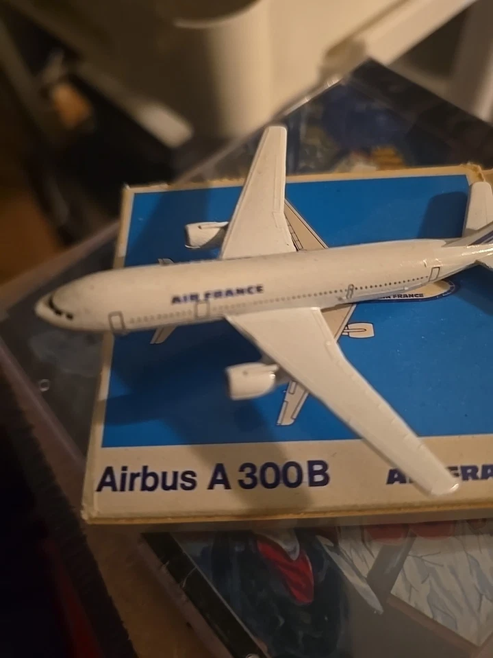 903/3 SCHABAK 1:600 Airbus A 300B Air France AVIÓN DIECAST ENVÍO RÁPIDO Foto 1 de 3
