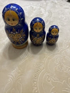 Russian Nestling Doll Ceprueb Nocag Blue With Gold And White Flowers Great Cond - Picture 1 of 8