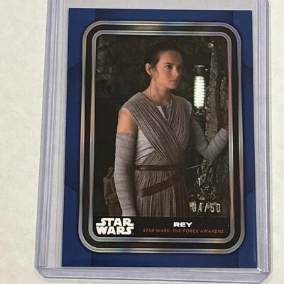 2023 Topps Star Wars Flagship Rey Blue Parallel #d 04/50 Jedi Foto 1 de 3
