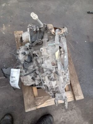 Used Automatic Transmission Assembly fits: 2015 Mitsubishi Outlander sport AT 2. Foto 1 de 4