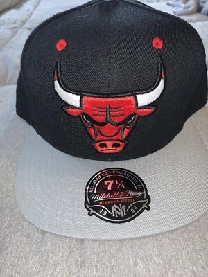 chicago bulls hat 7 1/4 - Image 1 of 4