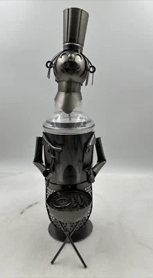 The Metal BBQ Chef Portabotellas de Vino Sombrero Parrilla Dispensador Caddie Man Foto 1 de 4