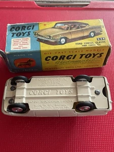 CORGI 234 FORD CONSUL CLASSIC WHITE WITH PINK ROOF & OPENING BONNET VINTAGE 60s - Picture 1 of 4