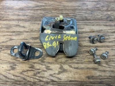 88-91 Honda Civic 4-Door Sedan Trunk Latch Used - Изображение 1 из 4