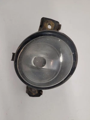 Luz antiniebla para conductor Nissan Sentra LH 2004-2019 montada en parachoques  Foto 1 de 4