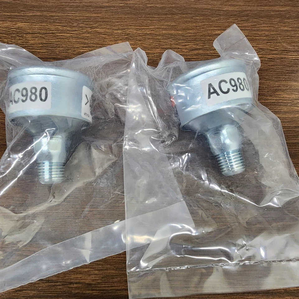 Silenciador de gas AC980 (lote de 2) 1/4" NPT para motores de aire 2AM, 4AM, NL32 y NL42 Foto 1 de 1