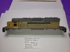 SD40-2 SHELL ONLY LOCOMOTIVA SCALA HO BUONE CONDIZIONI GUSCIO Con OBIETTIVI Lotto - Foto 1 di 24