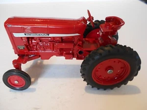 Vintage 1969 Ertl 1:16th Scale International 544 Wide Front Tractor, #414, Used - Picture 1 of 16