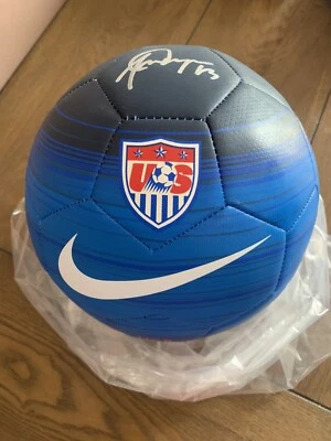 Balón de fútbol firmado por Alex Morgan en Estados Unidos. Autenticado por fanáticos. Propietario original. Foto 1 de 2