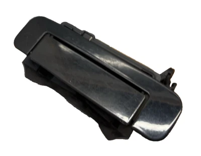 96 97 98 99 Manija de puerta exterior izquierda AUDI A4 (montaje) a través de vin 199999 - trasera Foto 1 de 4