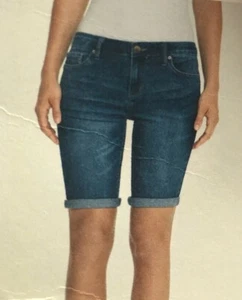 CALVIN KLEIN WOMENS JEANS LEVIS SHORTS KNEE LENGTH - Picture 1 of 2