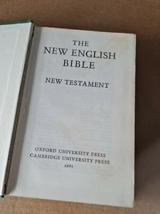 The New English Bible Hardcover New Testament Green Oxford and Cambridge Press - Picture 1 of 3