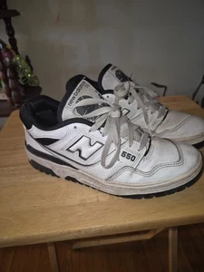 New Balance White and Black Athletic Shoes Size 9 Women's 7.5 Men's - Picture 1 of 8