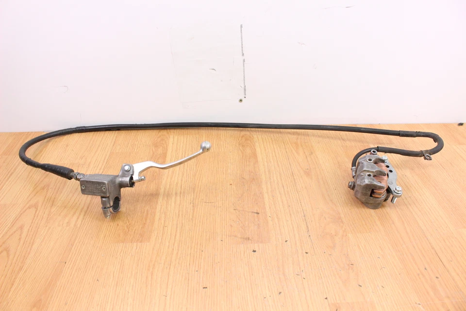 Suzuki RM250 1990 cilindro maestro de freno delantero con pinza  Foto 1 de 4