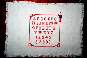 Stickmustertuch / Sampler / ABC u. Zahlen v. 0-9 im Petit Point Leinen - Bild 1 von 2