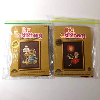 Lámpara de Encaje Flores y Candelabros Estudio por Jiffy Stitchery, Sunset Designs De Colección 1979 Foto 1 de 4