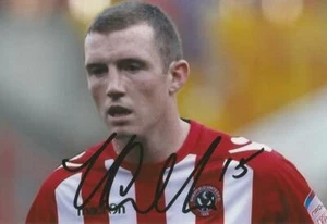 FOTO DE ACCIÓN 6x4 firmada por Neill Collins Sheffield United + certificado de autenticidad - Imagen 1 de 1