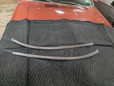 GM 1965 1966 1967 convertible parabrisas inferior molduras Buick Cad Chev Olds Pont Foto 1 de 4