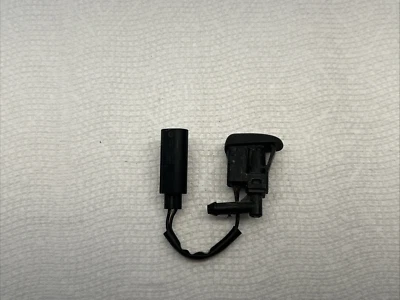 OEM LEFT OR RIGHT Windshield Washer Nozzle 2003 04 05 06-2008 BMW Z4 E85 7110851 - Image 1 of 4