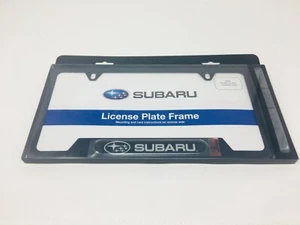 Marco de matrícula genuino Subaru NEGRO MATE SOA342L167 "Subaru" logotipo OEM nuevo - Imagen 1 de 3