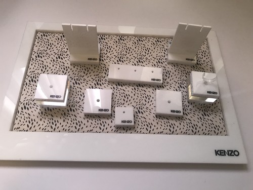 • Kenzo jeweley display