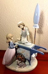 Vendedor de helados Lladro con carro y paraguas # 5325 - Imagen 1 de 10