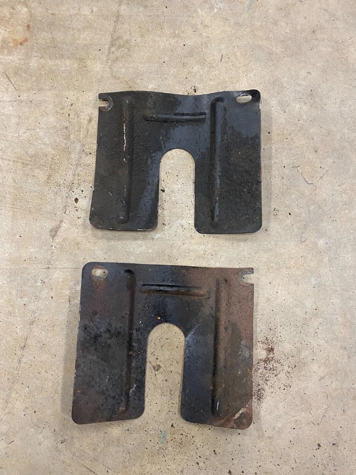 1961 Oldsmobile Starfire/88/98 sway bar shields - Изображение 1 из 2