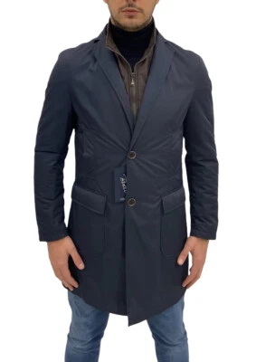 Trench soprabito uomo ANDREA BUCCI, blu con pettorina antivento marrone, -70%. - Immagine 1 di 4