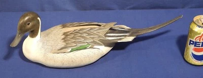 Isca de pato esculpida em madeira vintage assinada Ken Harris Woodville NY - cauda longa rara - Imagem 1 de 4