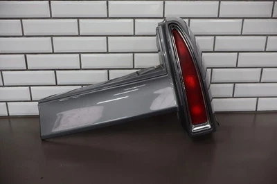 Lámpara de luz trasera para pasajero derecho Cadillac Fleetwood 1993-1996 Foto 1 de 4