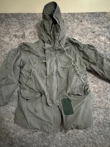 US Military Parka Extreme Cold Weather Type N-3B Size Medium Hooded Coat Jacket - Picture 1 of 10