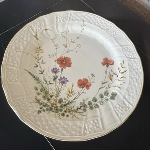 Vintage Mikasa Fine Ivory Margaux Luncheon Salad Dessert Plate 8” Floral - Picture 1 of 4