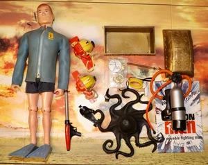 Vintage Action Man Restposten wie abgebildet Unterwasser Froschmann + 40. Greifhände - Bild 1 von 9