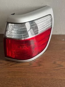 03-06 Subaru Baja Luz Trasera Derecha Cuarto Exterior Panel Pasajero Luz Freno Lado - Imagen 1 de 4