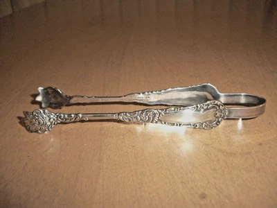Винтажные серебряные щипцы для сахара Wm Rogers с декоративным когтем - Изображение 1 из 4