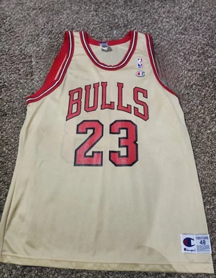 Camiseta DE COLECCIÓN Michael Jordan #23 DORADA Chicago Bulls CAMPEÓN talla 48 Hecha en EE. UU.  Foto 1 de 4