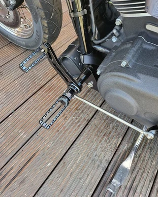 Dyna Forward Controls Anodized for Harley Super Glide Low Rider Street Bob 00-17 - Imagem 1 de 4